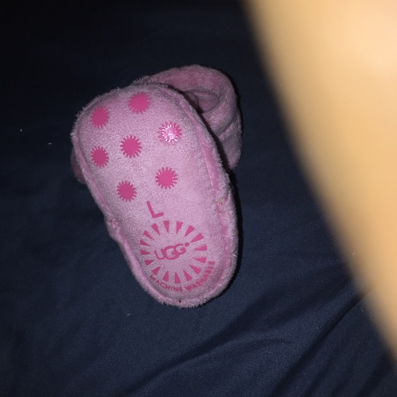 Infant Uggs. Gentle worn with box. Size 0-6months - Picture 2 of 2